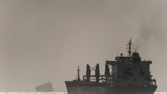 UKMTO: Αναφέρθηκαν εκρήξεις στην Ερυθρά Θάλασσα στα ανοικτά των ακτών της Υεμένης UKMTO: Αναφέρθηκαν εκρήξεις στην Ερυθρά Θάλασσα στα ανοικτά των ακτών της Υεμένης
