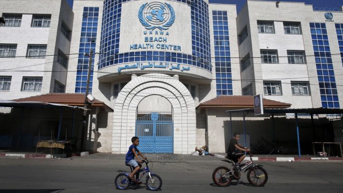 UNRWA:Τουλάχιστον 288 εκτοπισμένοι που είχαν βρει καταφύγιο σε δομές της στη Λωρίδα της Γάζας σκοτώθηκαν UNRWA:Τουλάχιστον 288 εκτοπισμένοι που είχαν βρει καταφύγιο σε δομές της στη Λωρίδα της Γάζας σκοτώθηκαν