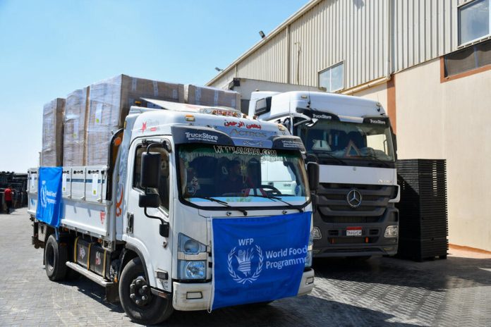 Αυτοκινητοπομπή με 750 τόνους επισιτιστικής βοήθειας στη Γάζα Αυτοκινητοπομπή με 750 τόνους επισιτιστικής βοήθειας στη Γάζα