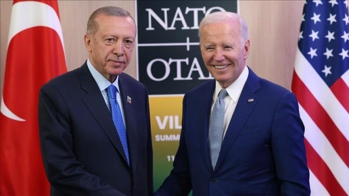 Τηλεφωνική συνομιλία Μπάιντεν-Ερντογάν: Στήριξη του Αμερικανού προέδρου στα εποικοδομητικά βήματα που έχουν γίνει για τη βελτίωση των ελληνοτουρκικών σχέσεων Τηλεφωνική συνομιλία Μπάιντεν-Ερντογάν: Στήριξη του Αμερικανού προέδρου στα εποικοδομητικά βήματα που έχουν γίνει για τη βελτίωση των ελληνοτουρκικών σχέσεων