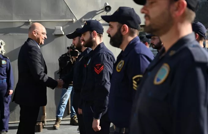 Δένδιας από τη Σύμη: ”Υπερηφάνεια για τα στελέχη των Ενόπλων Δυνάμεων” Δένδιας από τη Σύμη: ”Υπερηφάνεια για τα στελέχη των Ενόπλων Δυνάμεων”