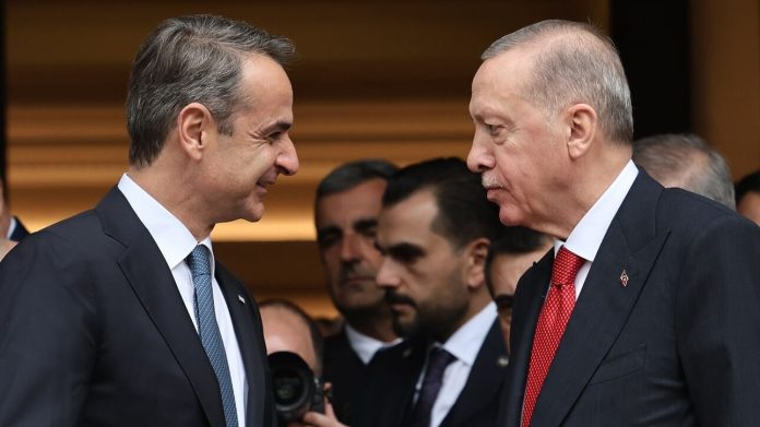 Συνάντηση Μητσοτάκη – Ερντογάν: Ποια είναι η πραγματική ατζέντα και οι αμετακίνητες κόκκινες γραμμές Συνάντηση Μητσοτάκη – Ερντογάν: Ποια είναι η πραγματική ατζέντα και οι αμετακίνητες κόκκινες γραμμές