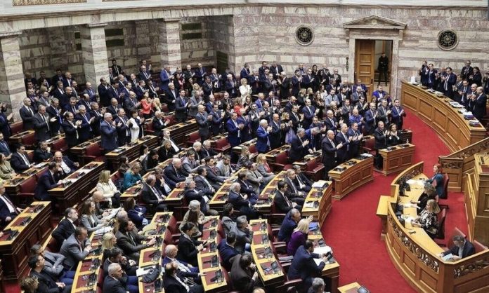 Βουλή: Υπέρ της αρχής του νομοσχεδίου δήλωσε η ΝΔ – Καταψήφισε σύσσωμη η αντιπολίτευση Βουλή: Υπέρ της αρχής του νομοσχεδίου δήλωσε η ΝΔ – Καταψήφισε σύσσωμη η αντιπολίτευση