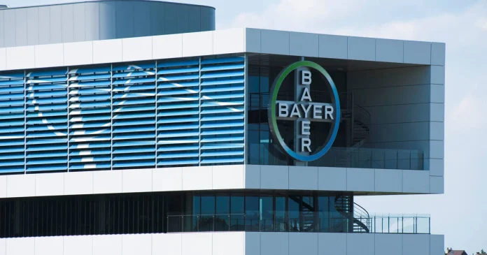 Bayer: Αποζημίωση ύψους 2,25 δισ. δολαρίων σε άνδρα που έπαθε καρκίνο από χρήση ζιζανιοκτόνου Bayer: Αποζημίωση ύψους 2,25 δισ. δολαρίων σε άνδρα που έπαθε καρκίνο από χρήση ζιζανιοκτόνου