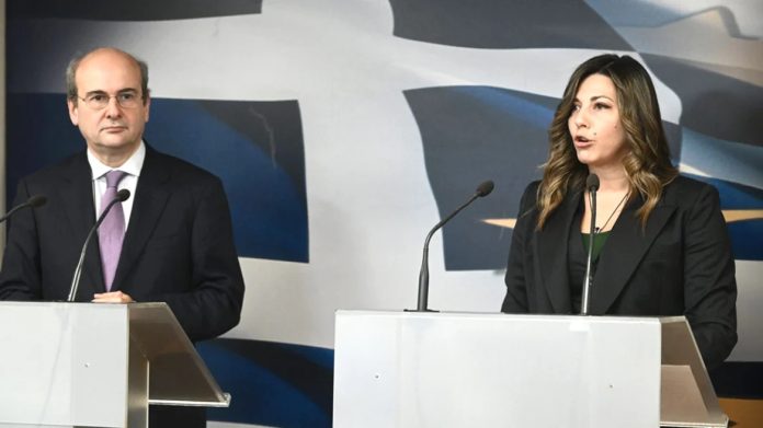 Μέτρα στήριξης για τις νέες οικογένειες: Αυξάνεται το επίδομα γέννησης στα 2.400 ευρώ Μέτρα στήριξης για τις νέες οικογένειες: Αυξάνεται το επίδομα γέννησης στα 2.400 ευρώ