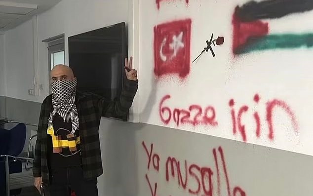 Τουρκία: Απελευθερώθηκαν με ασφάλεια οι όμηροι του εργοστασίου Procter & Gamble Τουρκία: Απελευθερώθηκαν με ασφάλεια οι όμηροι του εργοστασίου Procter & Gamble