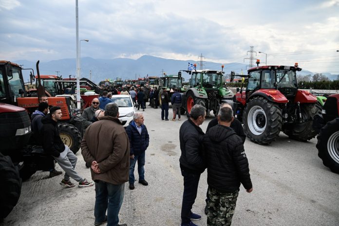 Αγροτικές κινητοποιήσεις: Μήνυμα Χατζηδάκη για διάλογο με ορίζοντα την εφαρμογή του νόμου Αγροτικές κινητοποιήσεις: Μήνυμα Χατζηδάκη για διάλογο με ορίζοντα την εφαρμογή του νόμου