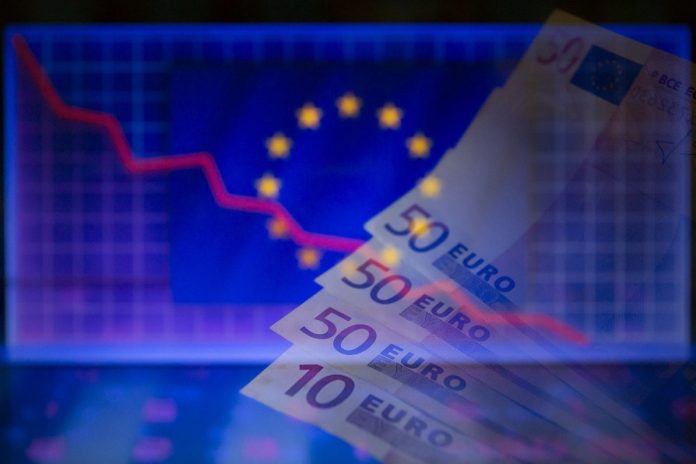 Βελτίωση της καταναλωτικής εμπιστοσύνης στην Ευρωζώνη τον Οκτώβριο Βελτίωση της καταναλωτικής εμπιστοσύνης στην Ευρωζώνη τον Οκτώβριο
