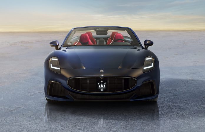 Η Maserati παρουσιάζει το πρώτο μοντέλο GranCabrio Η Maserati παρουσιάζει το πρώτο μοντέλο GranCabrio