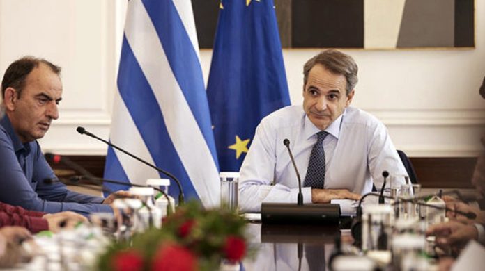 Κυβέρνηση σε δίλημμα για τα μπλόκα: Διάλογος με τους παρόντες, «plan B» με πρόστιμα για τους αποκλεισμούς Κυβέρνηση σε δίλημμα για τα μπλόκα: Διάλογος με τους παρόντες, «plan B» με πρόστιμα για τους αποκλεισμούς
