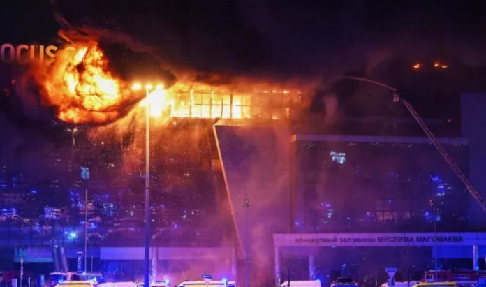 Μακελειό στη Μόσχα: Το Ισλαμικό Κράτος ανέλαβε την ευθύνη της επίθεσης Μακελειό στη Μόσχα: Το Ισλαμικό Κράτος ανέλαβε την ευθύνη της επίθεσης