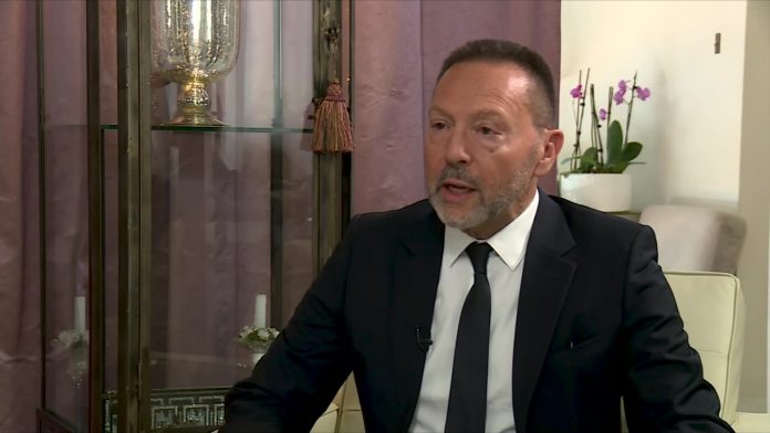 Γιάννης Στουρνάρας: «Αν βγαίναμε από το ευρώ, θα γινόμασταν Συρία» – Αναλύσεις για μνημόνια, τράπεζες και προεδρικά σενάρια Γιάννης Στουρνάρας: «Αν βγαίναμε από το ευρώ, θα γινόμασταν Συρία» – Αναλύσεις για μνημόνια, τράπεζες και προεδρικά σενάρια