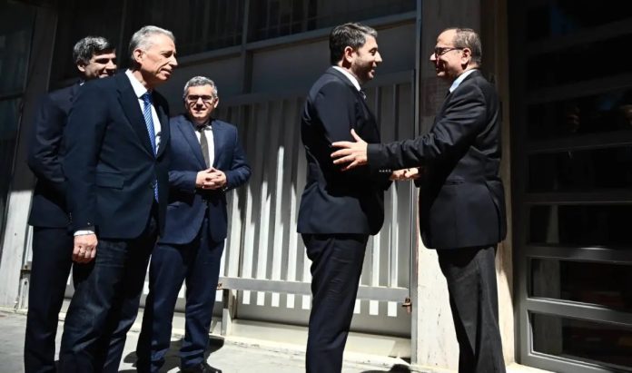Ανδρουλάκης: ”Ζήτησα από τον Ράμμο επιτάχυνση των διαδικασιών για την ενημέρωσή μου” Ανδρουλάκης: ”Ζήτησα από τον Ράμμο επιτάχυνση των διαδικασιών για την ενημέρωσή μου”