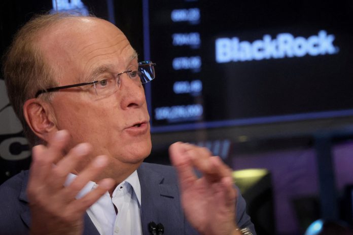 Ο CEO της BlackRock προειδοποιεί για ασφαλιστική κρίση μετά τις πυρκαγιές του LA Ο CEO της BlackRock προειδοποιεί για ασφαλιστική κρίση μετά τις πυρκαγιές του LA