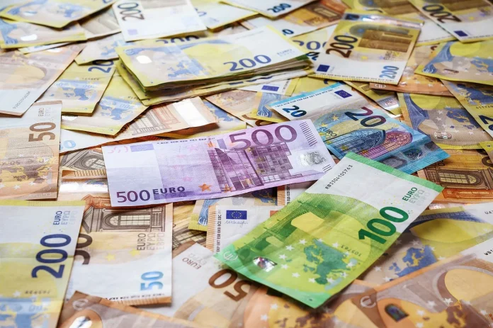 Aνοίγει η πλατφόρμα για το επίδομα των 830 ευρώ Aνοίγει η πλατφόρμα για το επίδομα των 830 ευρώ