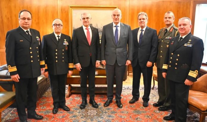 Δένδιας: Συναντήθηκε με τους Έλληνες και Τούρκους διπλωμάτες που συμμετέχουν στα ΜΟΕ Δένδιας: Συναντήθηκε με τους Έλληνες και Τούρκους διπλωμάτες που συμμετέχουν στα ΜΟΕ