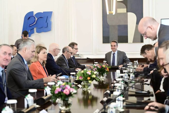 Μητσοτάκης: «Προσπαθούμε να στηρίζουμε την καινοτομία και τις εταιρείες για την ανακάλυψη νέων φαρμάκων» Μητσοτάκης: «Προσπαθούμε να στηρίζουμε την καινοτομία και τις εταιρείες για την ανακάλυψη νέων φαρμάκων»
