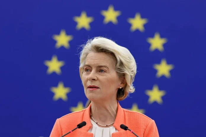 Politico: «Επιχείρηση γοητείας» από την Φον ντερ Λάιεν για να κρατήσει την θέση της Politico: «Επιχείρηση γοητείας» από την Φον ντερ Λάιεν για να κρατήσει την θέση της