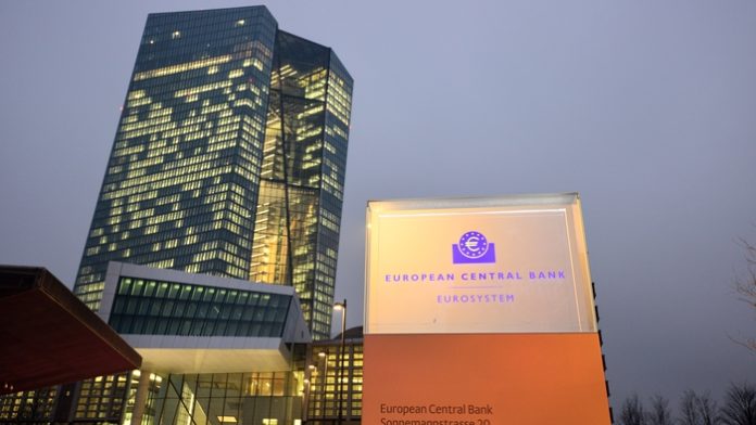 Η ΕΚΤ βάζει τις ελληνικές τράπεζες στην «κόκκινη ζώνη» του γεωπολιτικού κινδύνου Η ΕΚΤ βάζει τις ελληνικές τράπεζες στην «κόκκινη ζώνη» του γεωπολιτικού κινδύνου