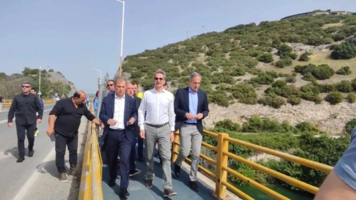 Ο Κυριάκος Μητσοτάκης στην υψηλή γέφυρα των Σερβίων Ο Κυριάκος Μητσοτάκης στην υψηλή γέφυρα των Σερβίων
