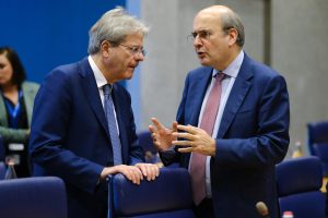 Κ. Χατζηδάκης στο Ecofin: Καιρός να εμπλακεί η Ευρωπαϊκή Τράπεζα Επενδύσεων στην ενίσχυση της ευρωπαϊκής άμυνας Κ. Χατζηδάκης στο Ecofin: Καιρός να εμπλακεί η Ευρωπαϊκή Τράπεζα Επενδύσεων στην ενίσχυση της ευρωπαϊκής άμυνας