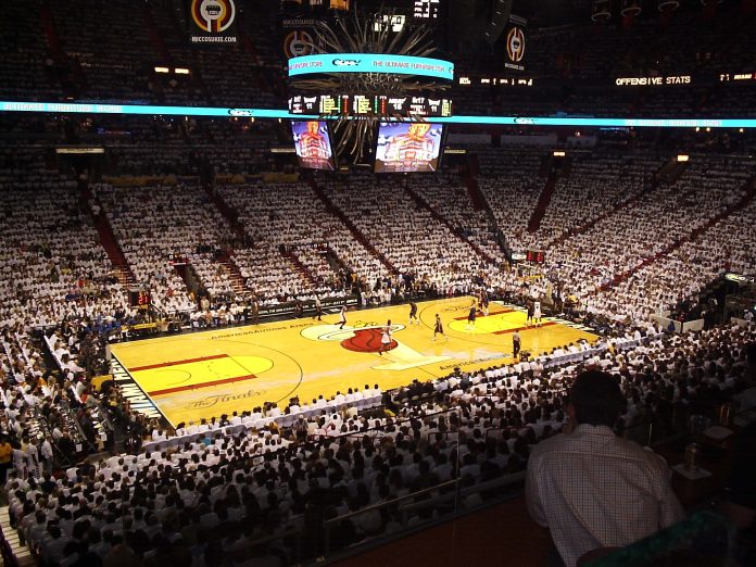 Το NBA είναι κοντά σε συμφωνία με την Amazon, το ESPN και το NBC Το NBA είναι κοντά σε συμφωνία με την Amazon, το ESPN και το NBC