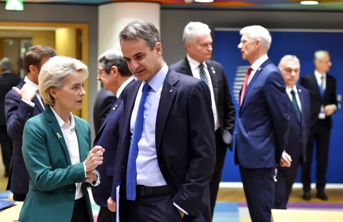 Politico: Μητσοτάκης, Τουσκ, Σολτς, Σάντσεθ, Μακρόν και Ρούτε συμφώνησαν για Φον ντερ Λάιεν Politico: Μητσοτάκης, Τουσκ, Σολτς, Σάντσεθ, Μακρόν και Ρούτε συμφώνησαν για Φον ντερ Λάιεν