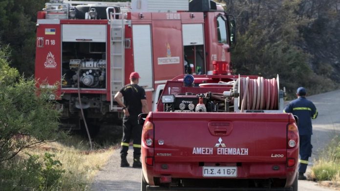 Μεγάλη φωτιά στην Κερατέα – Εκκενώνονται 5 οικισμοί Μεγάλη φωτιά στην Κερατέα – Εκκενώνονται 5 οικισμοί