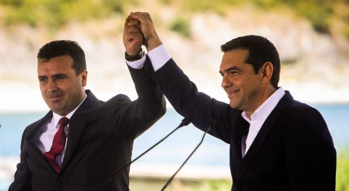 Τσίπρας – Ζάεφ: Καλούν σε μέτωπο προοδευτικών και δημοκρατικών δυνάμεων κατά του εθνικισμού και της ακροδεξιάς Τσίπρας – Ζάεφ: Καλούν σε μέτωπο προοδευτικών και δημοκρατικών δυνάμεων κατά του εθνικισμού και της ακροδεξιάς