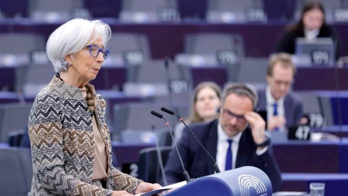 Λαγκάρντ: Ο πληθωρισμός θα παραμείνει πάνω από το 2% έως το 2025 Λαγκάρντ: Ο πληθωρισμός θα παραμείνει πάνω από το 2% έως το 2025
