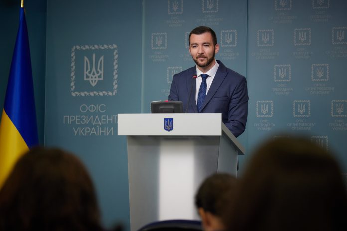 Ο Ουκρανός εκπρόσωπος διέψευσε ότι θα δώσει ο Ζελένσκι συνέντευξη στον Τάκερ Κάρλσον Ο Ουκρανός εκπρόσωπος διέψευσε ότι θα δώσει ο Ζελένσκι συνέντευξη στον Τάκερ Κάρλσον