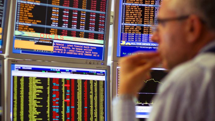 Η Ευρώπη ανοίγει μεικτά εν μέσω οικονομικών στοιχείων Η Ευρώπη ανοίγει μεικτά εν μέσω οικονομικών στοιχείων