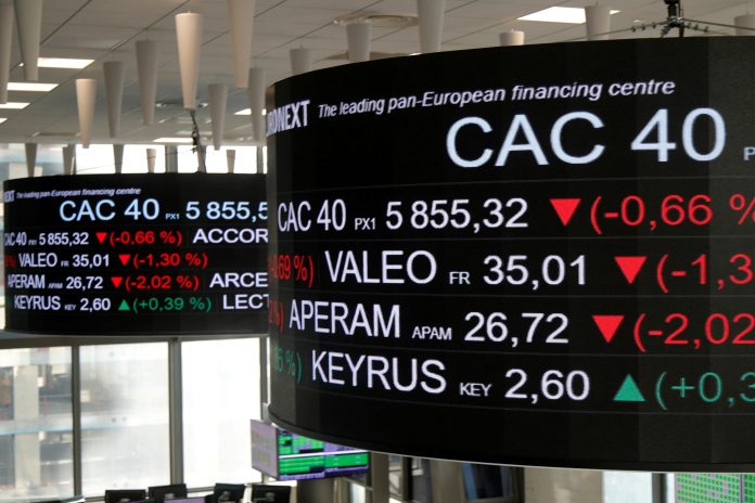 Η Ευρώπη ανοίγει χαμηλότερα καθώς η οικονομία του Ηνωμένου Βασιλείου παραμένει σταθερή Η Ευρώπη ανοίγει χαμηλότερα καθώς η οικονομία του Ηνωμένου Βασιλείου παραμένει σταθερή