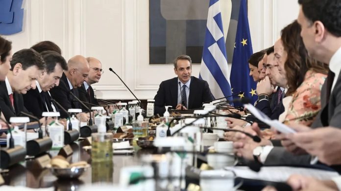 Μητσοτάκης στο υπουργικό: Δεν έχουμε την πολυτέλεια του εφησυχασμού Μητσοτάκης στο υπουργικό: Δεν έχουμε την πολυτέλεια του εφησυχασμού