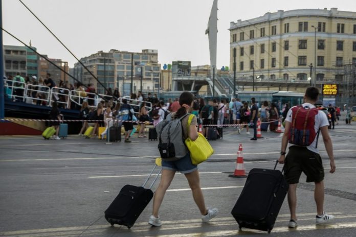 Αύξηση 11,4% στη διακίνηση επιβατών στους λιμένες το α΄ τρίμηνο του 2024 Αύξηση 11,4% στη διακίνηση επιβατών στους λιμένες το α΄ τρίμηνο του 2024