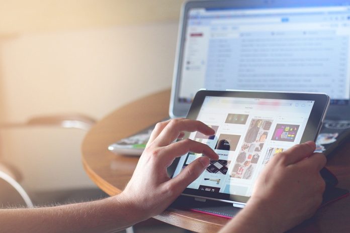 Ισπανία: Μετωπική Σάντσεθ με X και Telegram για την απαγόρευση social media σε ανηλίκους Ισπανία: Μετωπική Σάντσεθ με X και Telegram για την απαγόρευση social media σε ανηλίκους