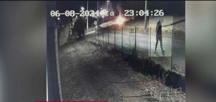 Εμπρησμοί στη Βάρη: Προφυλακίστηκε ο 66χρονος συλληφθείς, πρώην καθηγητής στην Ακαδημία της ΕΛΑΣ Εμπρησμοί στη Βάρη: Προφυλακίστηκε ο 66χρονος συλληφθείς, πρώην καθηγητής στην Ακαδημία της ΕΛΑΣ