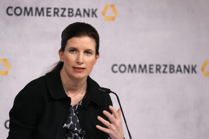 Commerzbank και UniCredit θα πραγματοποιήσουν τις πρώτες συνομιλίες αύριο Commerzbank και UniCredit θα πραγματοποιήσουν τις πρώτες συνομιλίες αύριο