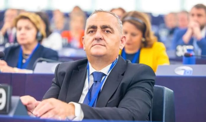 Ερώτηση Μπελέρη στην Κομισιόν για τις εξαγγελίες Ράμα σχετικά με την ίδρυση μουσουλμανικού κρατιδίου στα Τίρανα Ερώτηση Μπελέρη στην Κομισιόν για τις εξαγγελίες Ράμα σχετικά με την ίδρυση μουσουλμανικού κρατιδίου στα Τίρανα