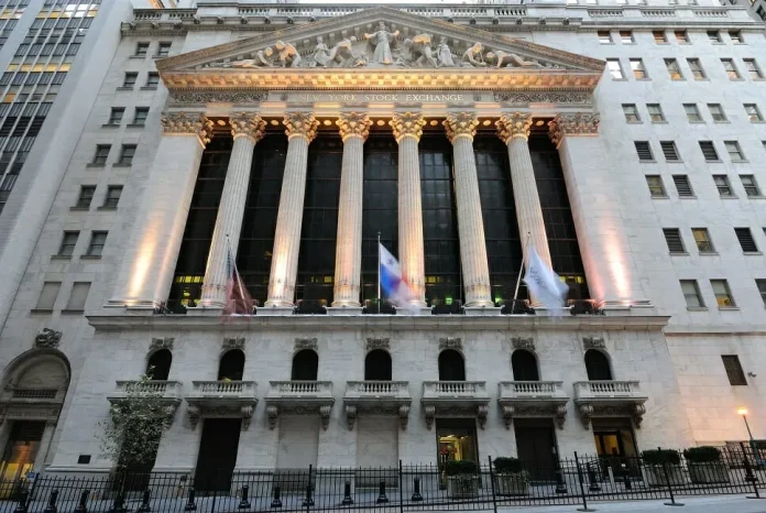 ΗΠΑ: Wall Street σε τροχιά ρεκόρ με ώθηση από απασχόληση και καταναλωτική εμπιστοσύνη ΗΠΑ: Wall Street σε τροχιά ρεκόρ με ώθηση από απασχόληση και καταναλωτική εμπιστοσύνη