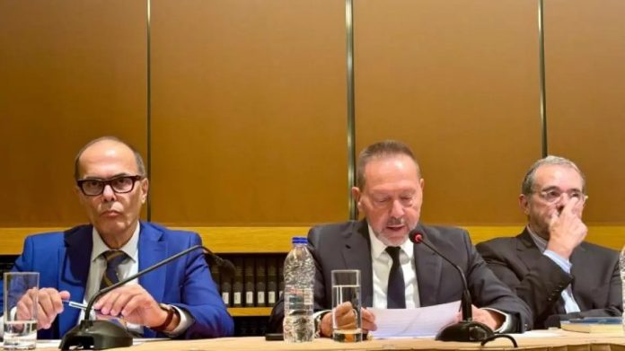 Στουρνάρας: Οι μεγάλες αμυντικές δαπάνες δεν μας επιτρέπουν να γίνουμε Ιρλανδία Στουρνάρας: Οι μεγάλες αμυντικές δαπάνες δεν μας επιτρέπουν να γίνουμε Ιρλανδία