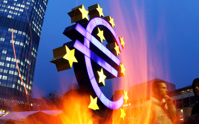 Οριακή επέκταση της οικονομίας της ευρωζώνης κατά 0,4% το τρίτο τρίμηνο Οριακή επέκταση της οικονομίας της ευρωζώνης κατά 0,4% το τρίτο τρίμηνο