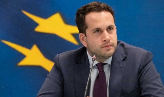Tσάπαλος: Το φιλοδώρημα αποτελεί εισόδημα Tσάπαλος: Το φιλοδώρημα αποτελεί εισόδημα
