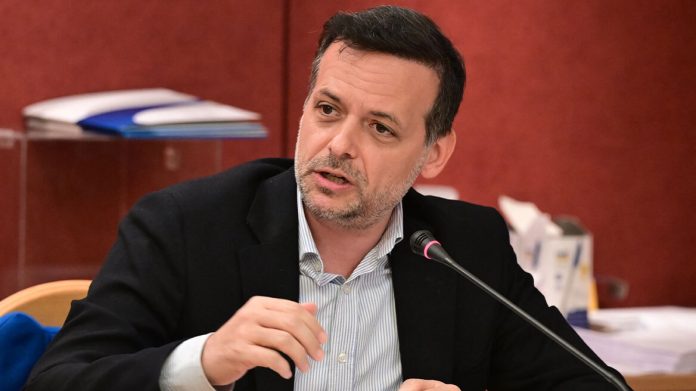 Δούκας: Ο Μητσοτάκης χάνει στην κοινωνία Δούκας: Ο Μητσοτάκης χάνει στην κοινωνία