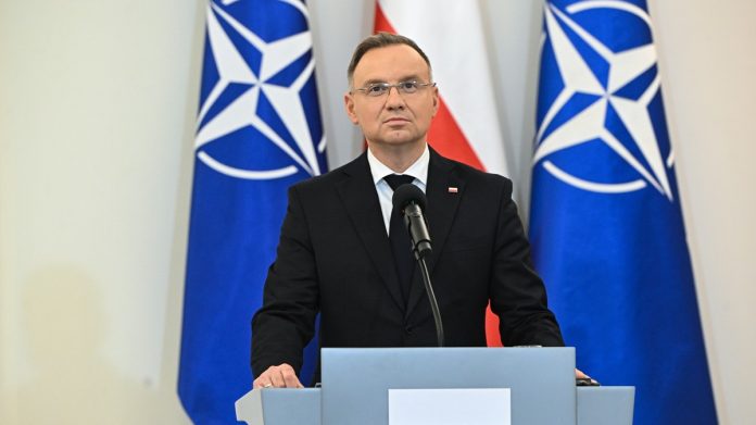 Ντούντα: Η πολιτική των ΗΠΑ στον τομέα των όπλων θα μπορούσε να είναι αποφασιστική για την Ουκρανία Ντούντα: Η πολιτική των ΗΠΑ στον τομέα των όπλων θα μπορούσε να είναι αποφασιστική για την Ουκρανία