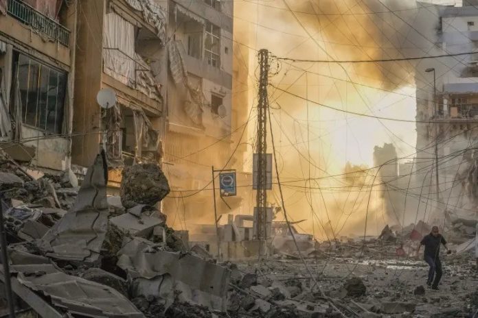Το Ισραήλ διατάσσει την εκκένωση περισσότερων από 20 πόλεων στον Λίβανο Το Ισραήλ διατάσσει την εκκένωση περισσότερων από 20 πόλεων στον Λίβανο
