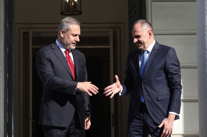 Στο Υπουργείο Εξωτερικών ο Φιντάν – Ξεκίνησε η κρίσιμη συνάντηση με Γεραπετρίτη Στο Υπουργείο Εξωτερικών ο Φιντάν – Ξεκίνησε η κρίσιμη συνάντηση με Γεραπετρίτη
