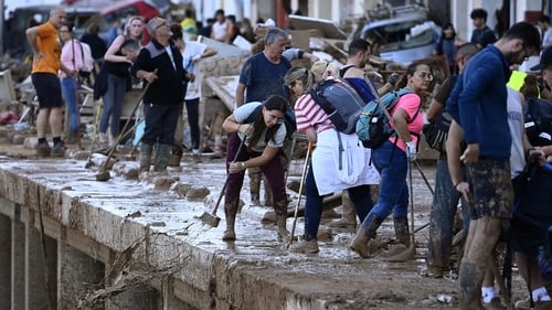 Ισπανία: Η οργή αυξάνεται για την καθυστέρηση της βοήθειας Ισπανία: Η οργή αυξάνεται για την καθυστέρηση της βοήθειας