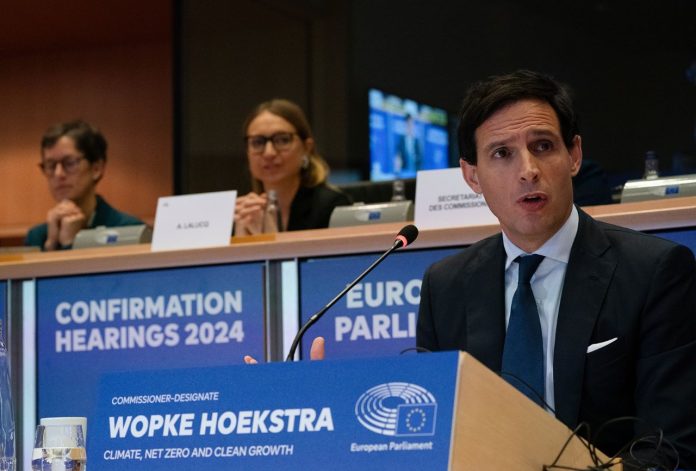 Ο επικεφαλής της ΕΕ για το κλίμα: «απαράδεκτο» το σχέδιο συμφωνίας COP29 Ο επικεφαλής της ΕΕ για το κλίμα: «απαράδεκτο» το σχέδιο συμφωνίας COP29