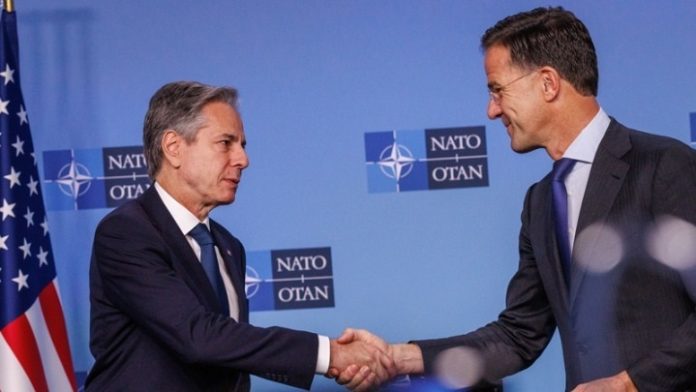 Τη συνεχιζόμενη στήριξη προς την Ουκρανία υπογράμμισαν Ρούτε και Μπλίνκεν Τη συνεχιζόμενη στήριξη προς την Ουκρανία υπογράμμισαν Ρούτε και Μπλίνκεν